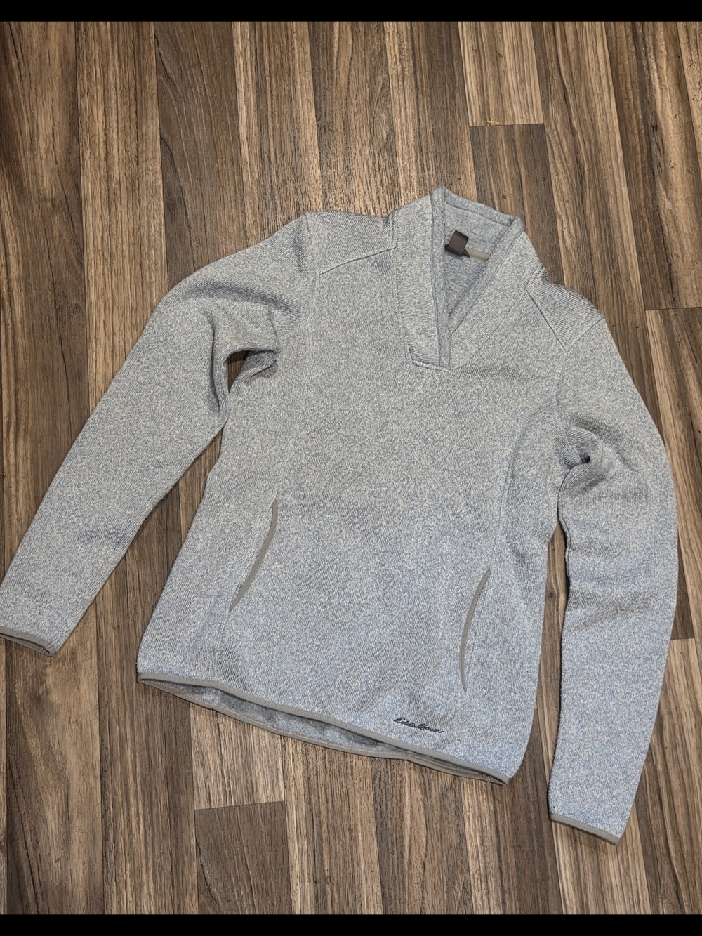 Eddie Bauer Light Gray V‑Neck Pullover Sweater
